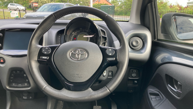 Toyota Aygo 1.0 VVT-i X-Trend 5dr x-shift Petrol Hatchback
